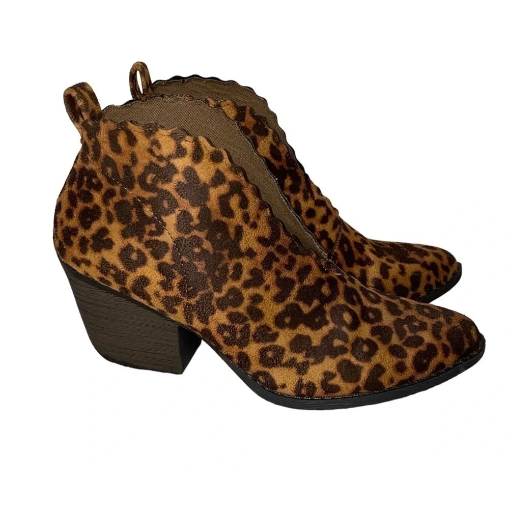 coconuts by Matisse Addie Leopard Print Ankle Booties Size 6.5M - Picture 1 of 16